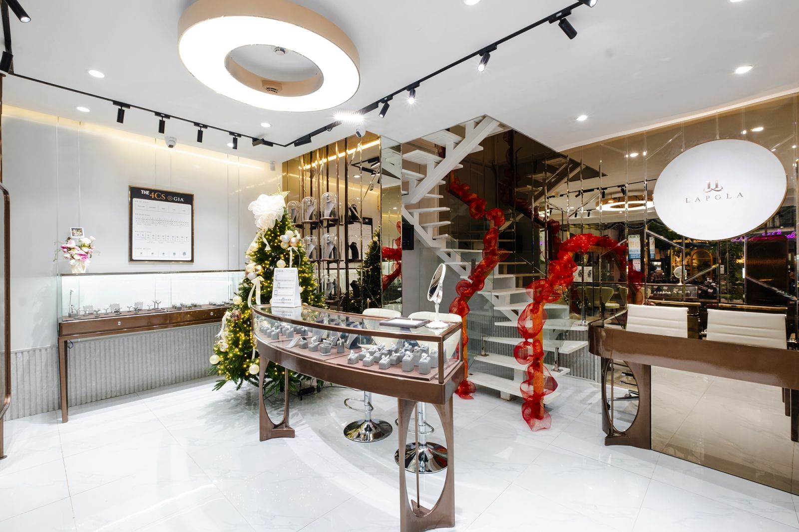 Lapola Jewelry Hà Nội - không gian mua sắm đẳng cấp